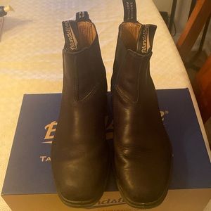Blundstone elastic sided boot